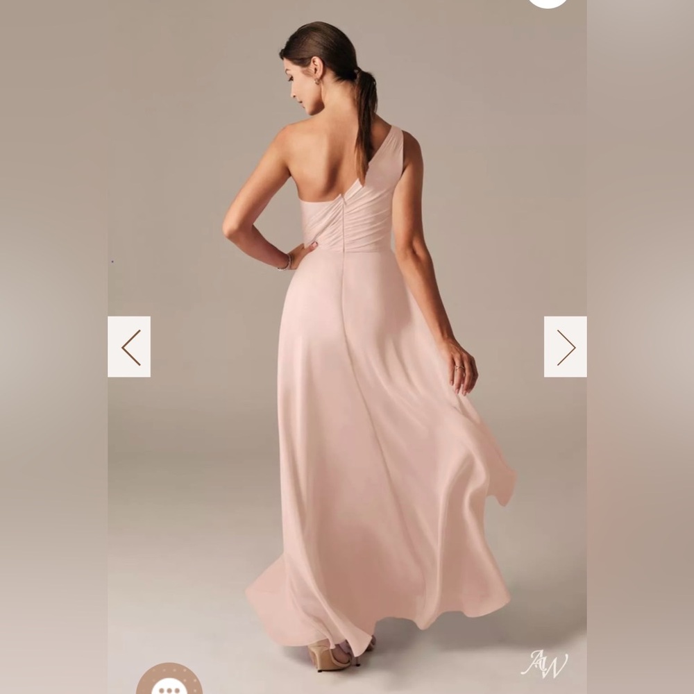 Formal Dress - Picture 2 of 5